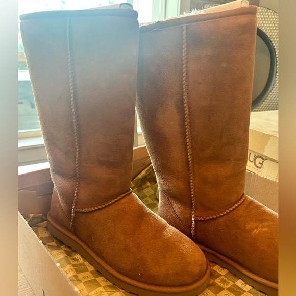 Ugg Classic Tall Buckskin Tan Woman’s boot Sz 8 - Picture 5 of 5